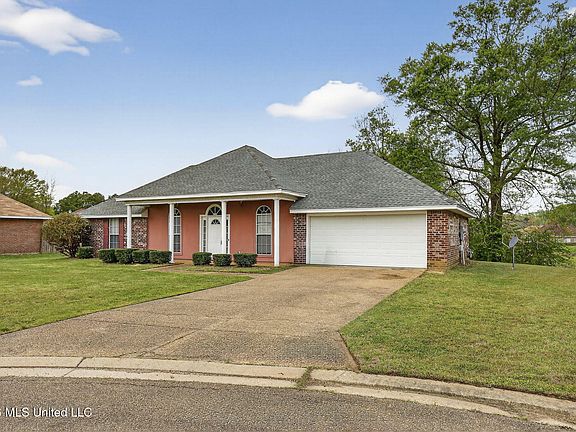 3rd image of 610 Ridge Pl