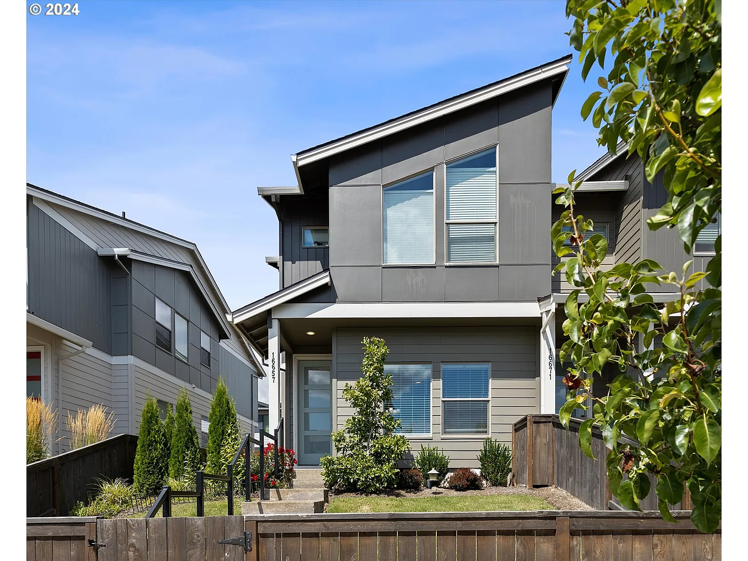16657 SE Sunshower Pl photo 1