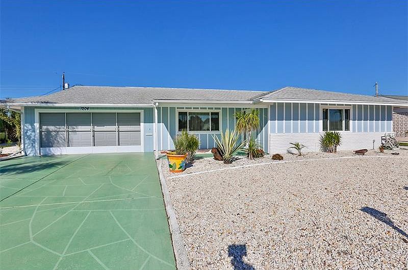 1st image of 1204 Desert Hills Dr