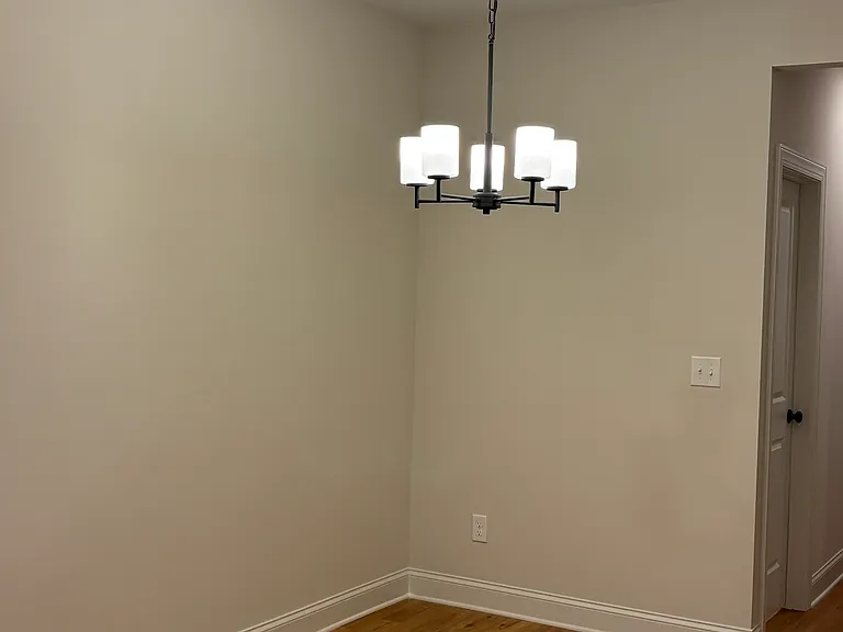 4817 Victoria Ave — Photo 13