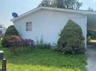 60 Fountain Lake Dr, Greenfield, IN