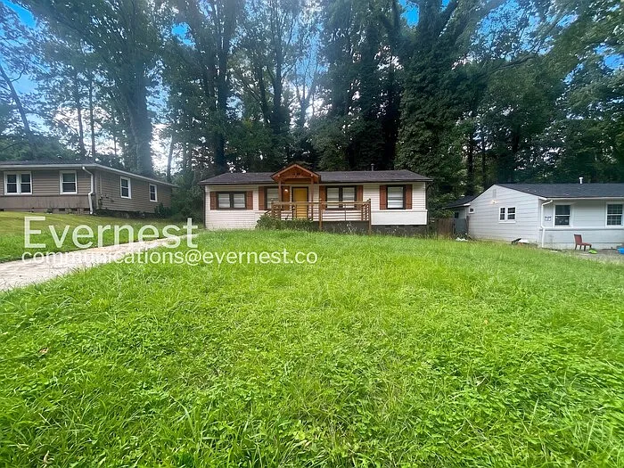4 bed, 2.0 bath, 1000 sqft, $2,295 — Photo 2