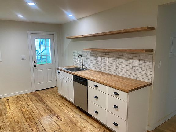2nd image of 7 Roman Dr #4