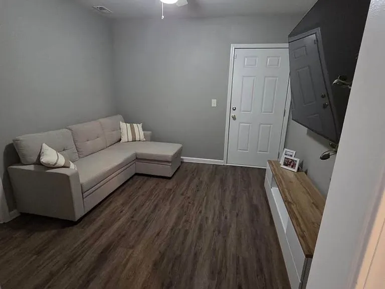 3901 Garland Ave — Photo 3