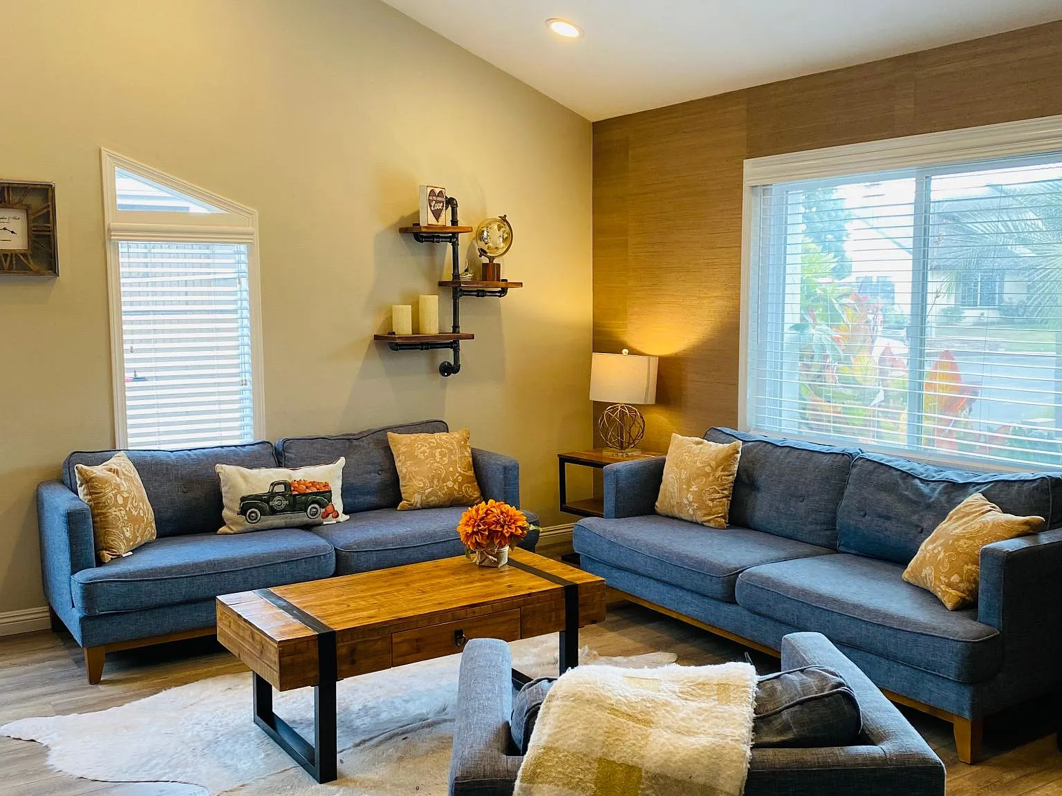 1043 Fuchsia Cir — Photo 3