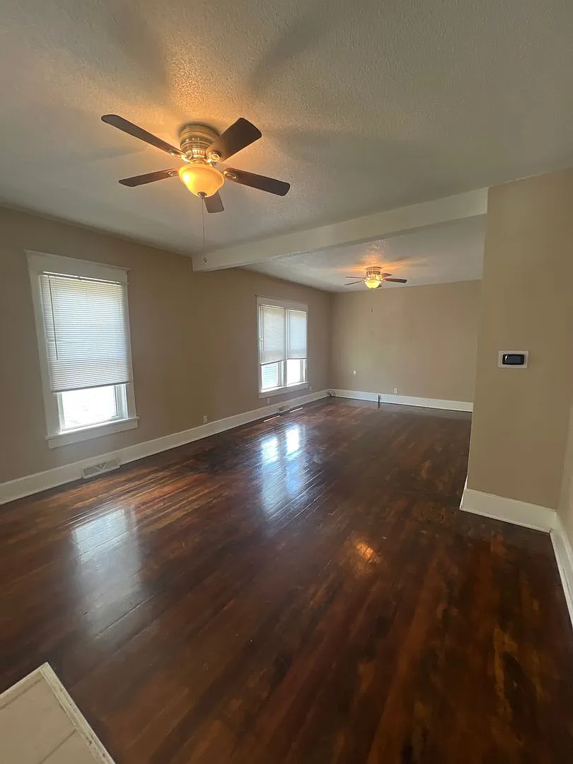 Coming Soon! 4 Bed 1.5 Bath — Photo 2
