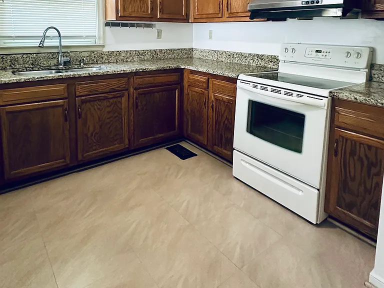2824 Broadford Ln — Photo 14