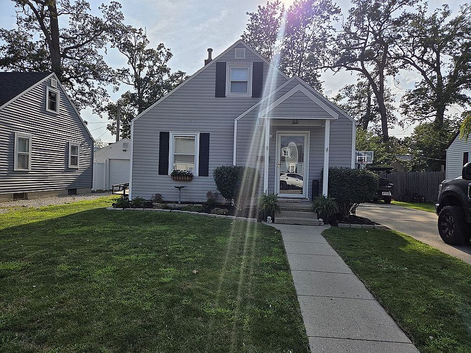 1st image of 217 S Elm St