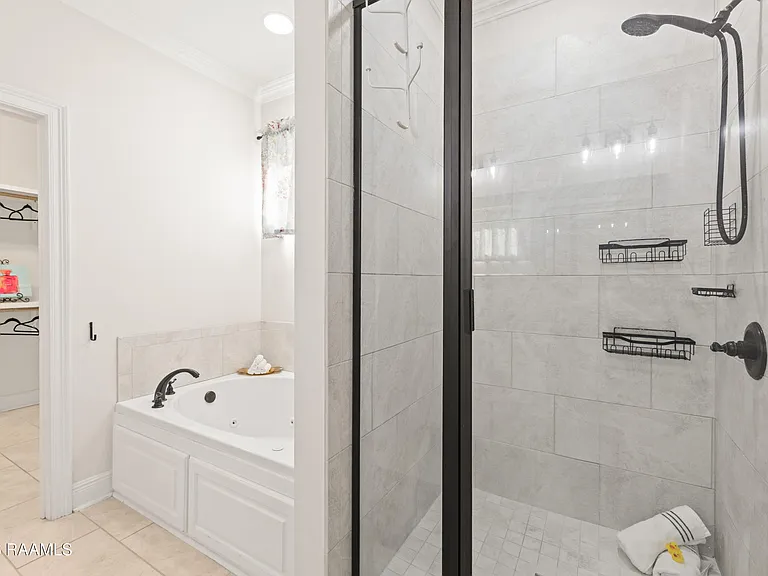 110 Olivewood Dr — Photo 25