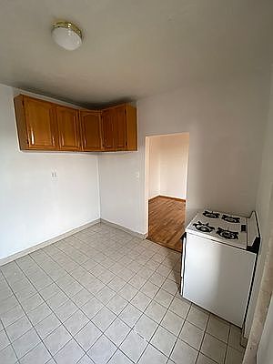 1st image of 40 Wyckoff St #17