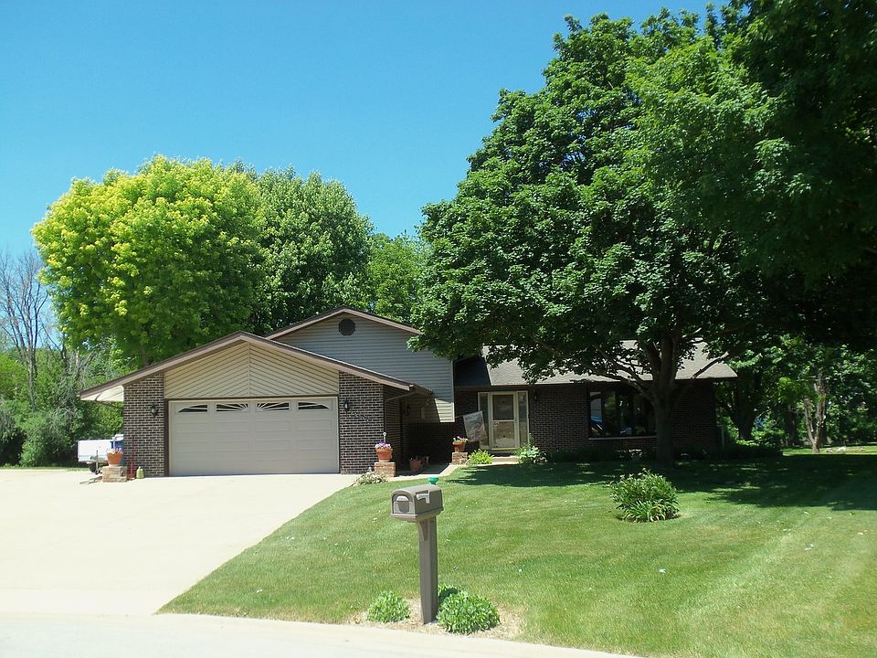 1st image of 25754 W Hickory Ct