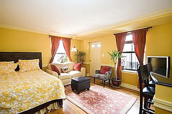 Sold by Manhattan Living | media 6
