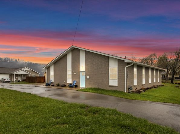 1106 8th Ave, New Brighton, PA 15066