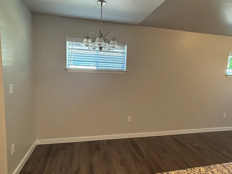 1427 Playford Ln — Photo 9