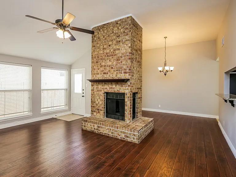 8705 Elbe Trl — Photo 4