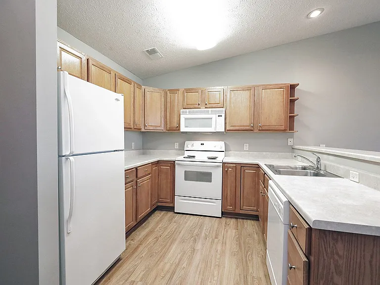 Lexington Ridge Apartments — Photo 32