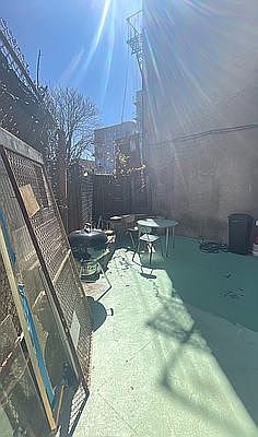 4th image of 587 Vanderbilt Ave #2