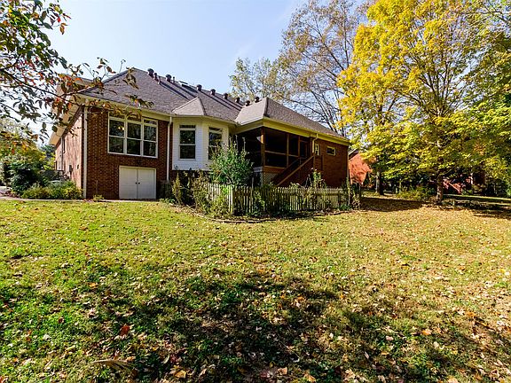 3rd image of 424 Harpeth Meadows Dr