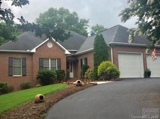 106 Woodsway Ct, Morganton, NC 28655