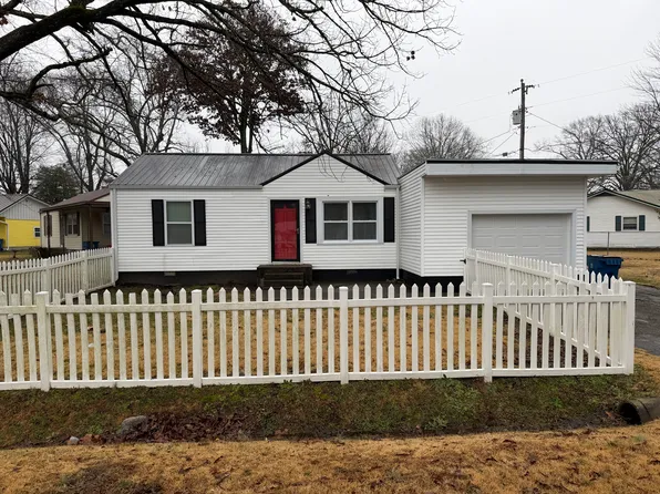 1001 Woodland Ct, Manchester, TN 37355