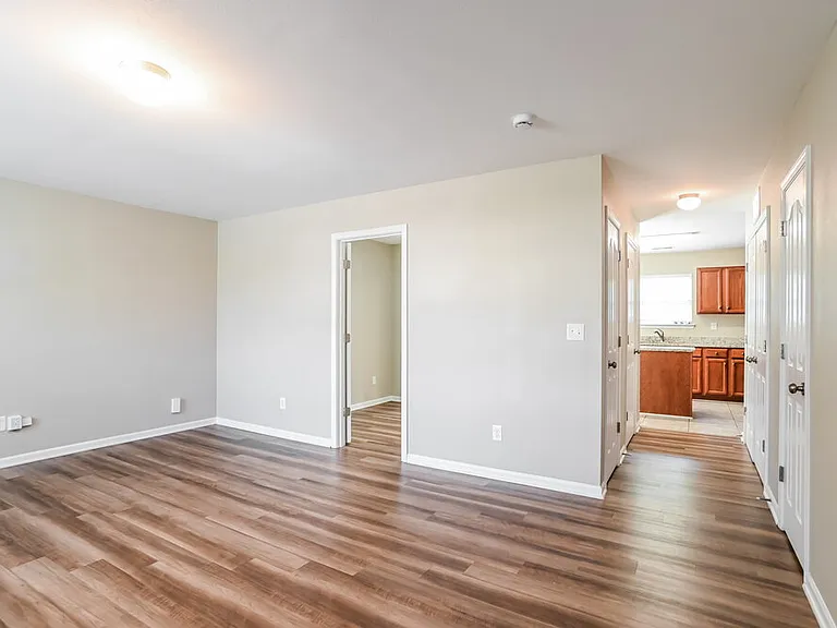 311 Hunslet Cir — Photo 4