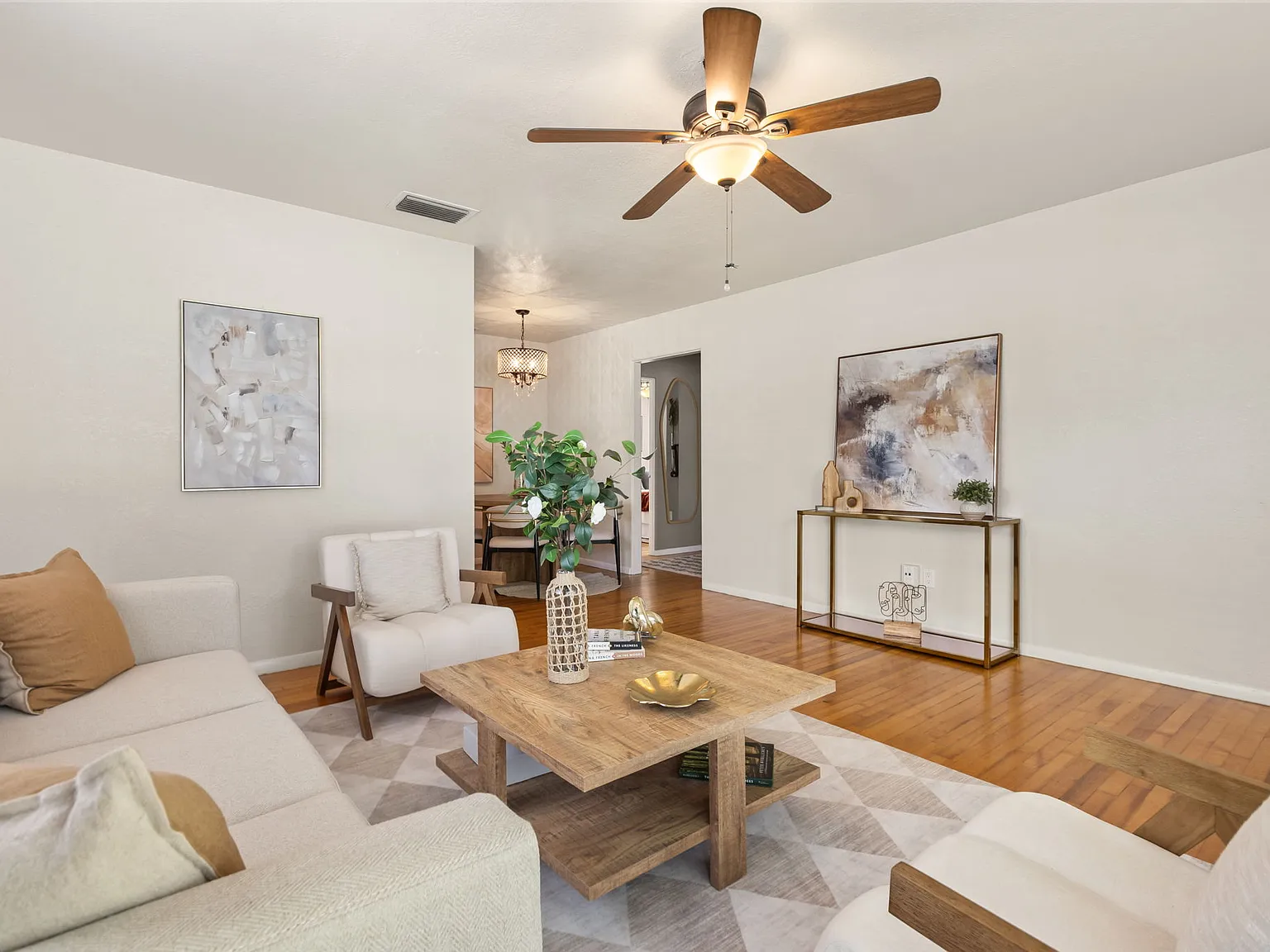2 bed, 1100 sqft, $2,600 — Photo 2