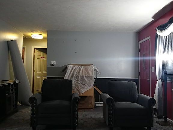 5th image of 213 Sadie St