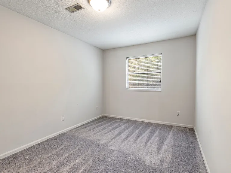 The Montana Apartments — Photo 10