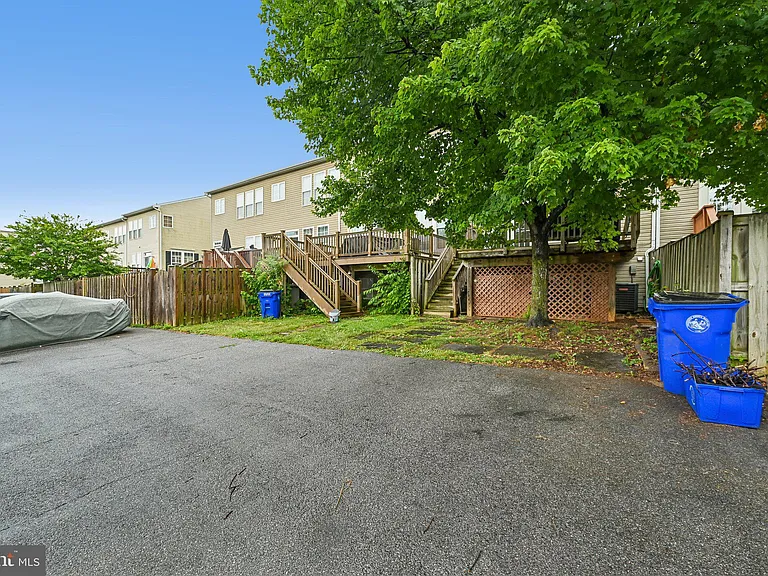 1724 Emory St — Photo 49