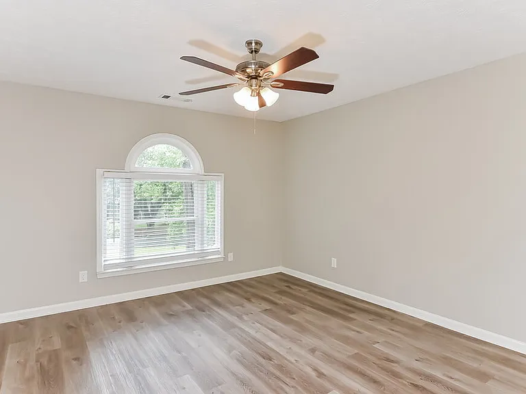 3811 Eden Glen Dr SE — Photo 9