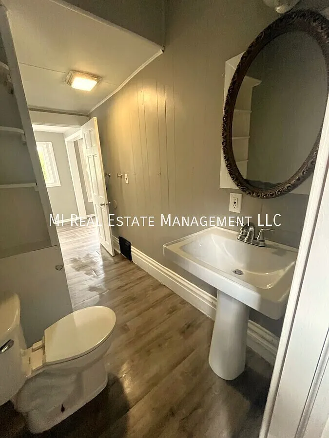 2 bed, 1.0 bath, 800 sqft, $1,325 — Photo 4