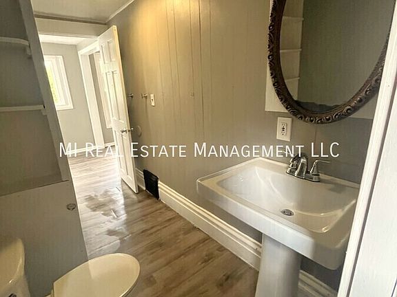 4th image of 342 Marion Ave NW #2
