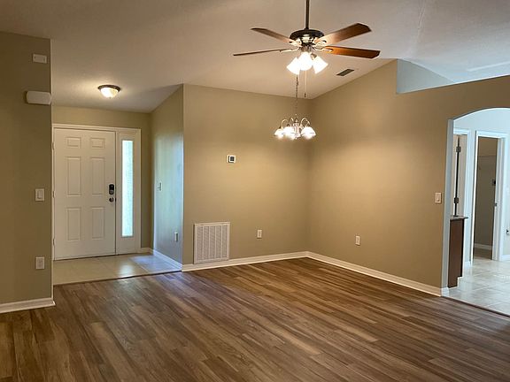 3rd image of 1289 Corbett Ln