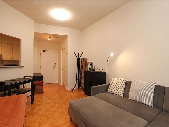 5th image of 25 Grenville St #402