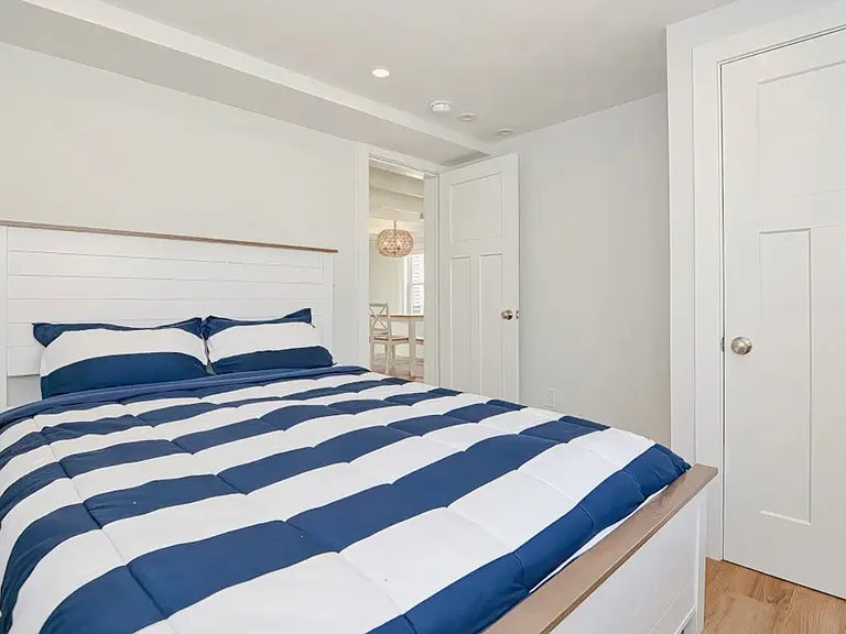 135 Taylor Ave — Photo 11