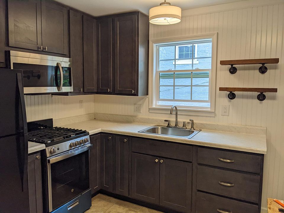 New Sink, Faucet, Cabinets and Shelves