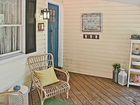 4th image of 391 E Shore Trl