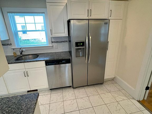 4th image of 118-120 Pond St #1