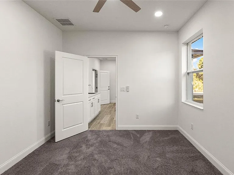 5352 Lowell Ave — Photo 17