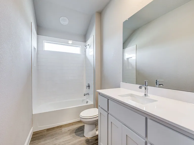 1240 Bosque Ln — Photo 3