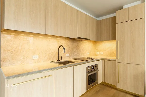 Rented by MNS | media 8