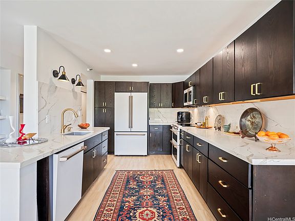 4th image of 555 Hahaione St APT 12E