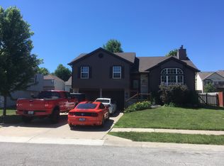 203 W Sierra Dr, Raymore, MO 64083