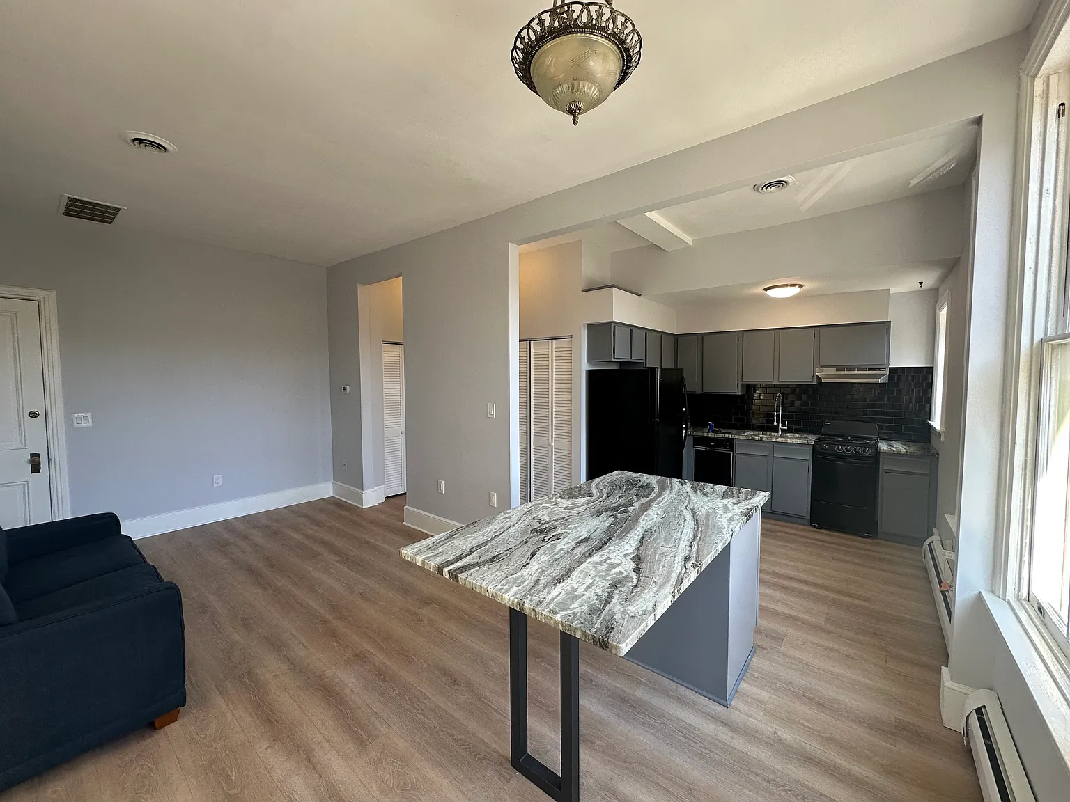 1 bed, 800 sqft, $1,895 — Photo 3