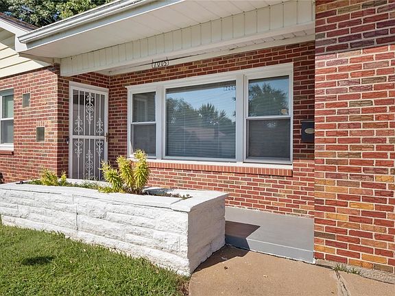 3rd image of 7005 Woodrow Ave