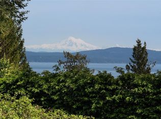 805 Yole Pl, Saanich, BC V8Y3B1