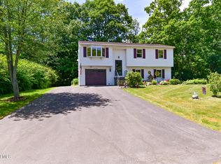 620 Michelle Way, Niskayuna, NY 12304