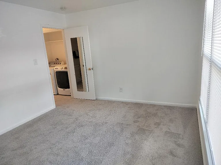 500 Barberton Dr — Photo 13