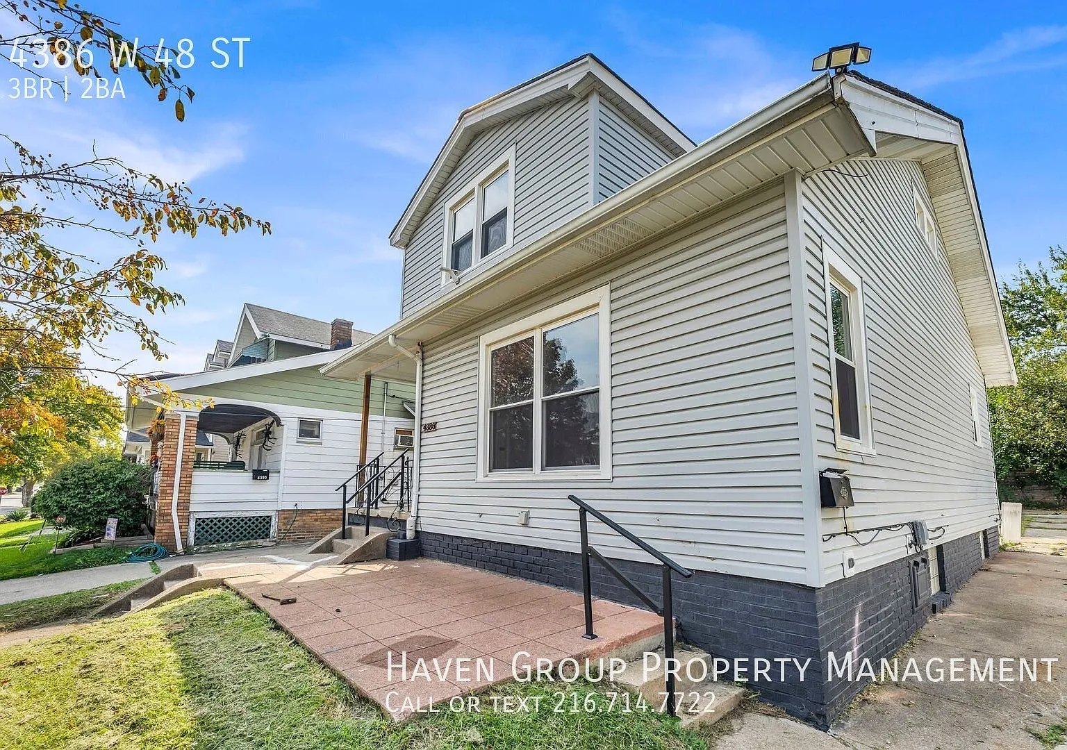 4386 W 48th St, Cleveland, OH 44144- Spacious 3-bed 1 full bathroom, and 2 convenient half bathro... — Photo 3