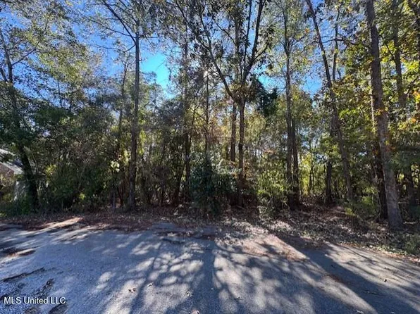 Nhn Hana Ct, Diamondhead, MS 39525